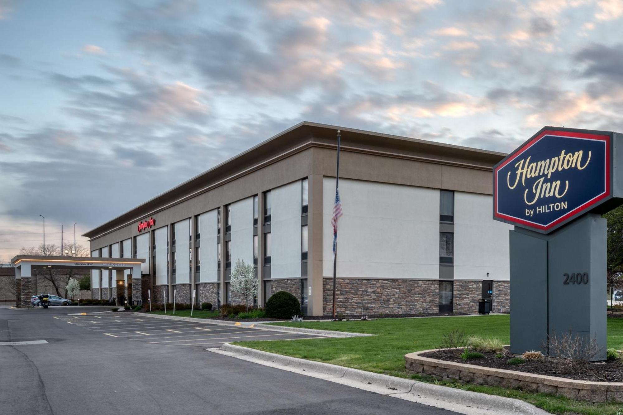 Hampton Inn Janesville Exterior photo
