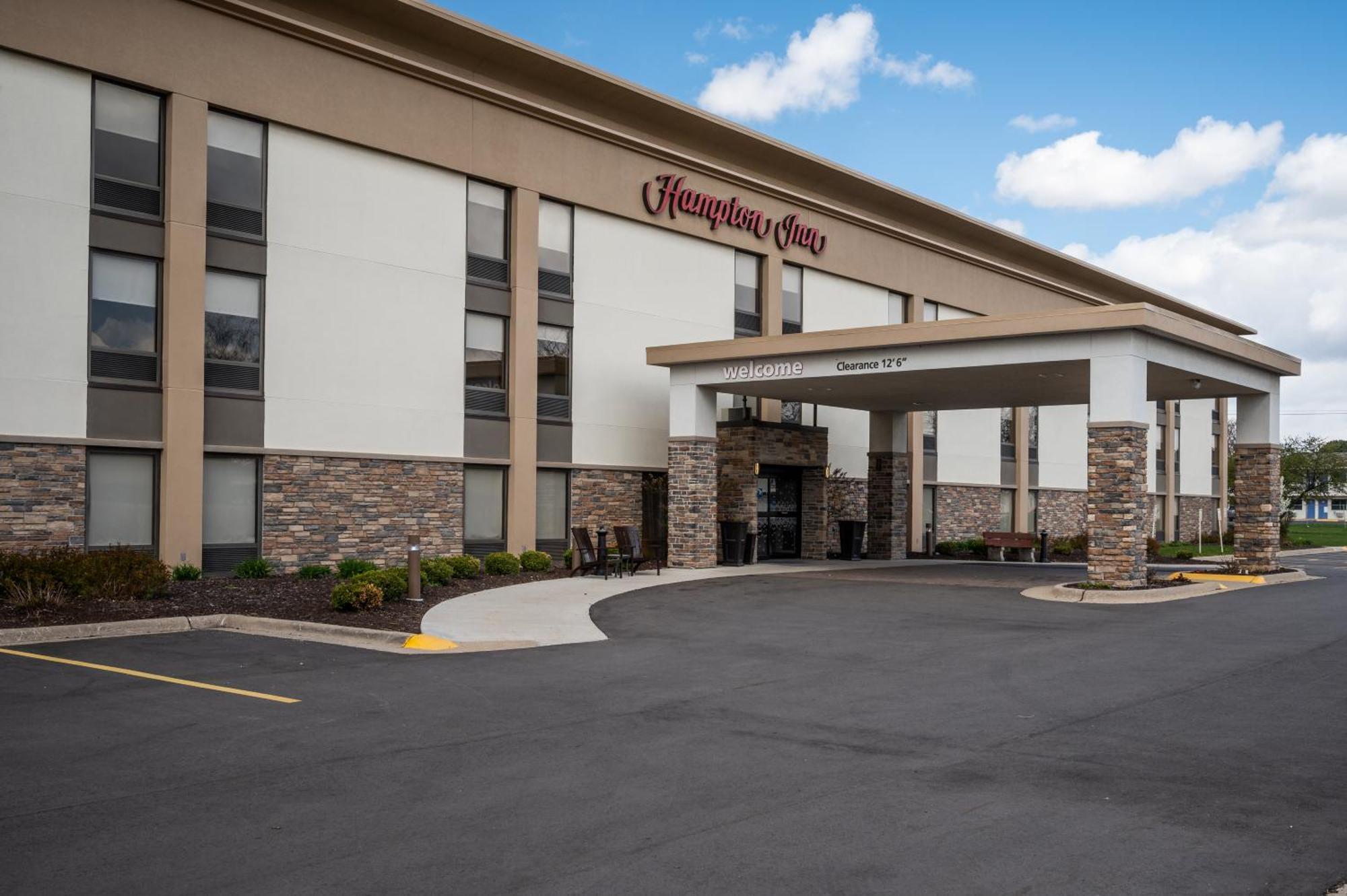 Hampton Inn Janesville Exterior photo